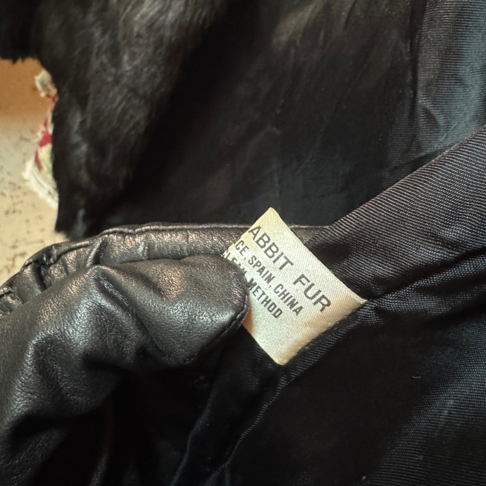 Luxurious Black Rabbit Fur Jacket - Picture 5 of 5